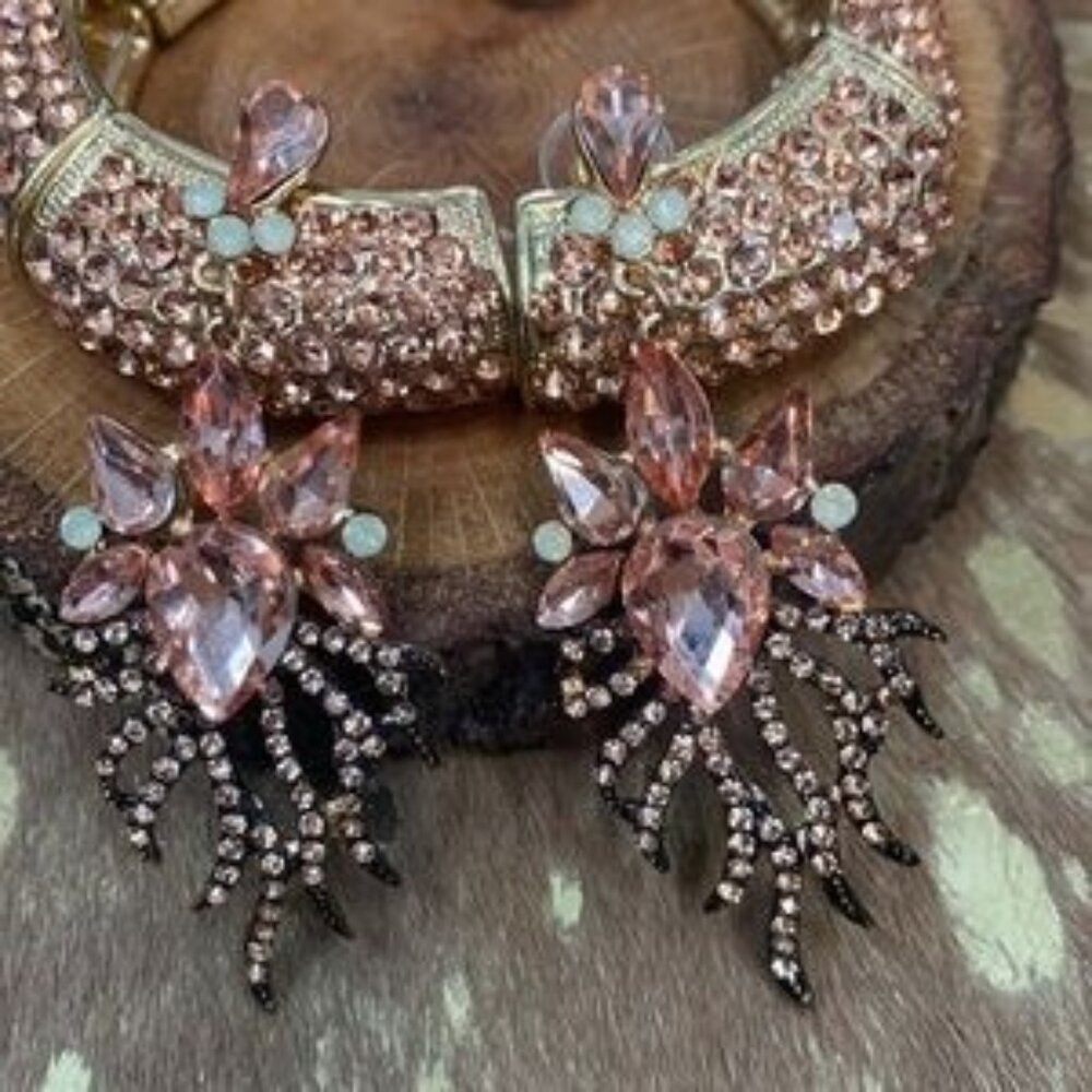 🔥FABU🔥 Peachy Rose Gold Earrings!!!